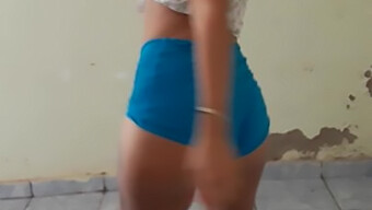 Sexy Latina Dancer With Big Ass